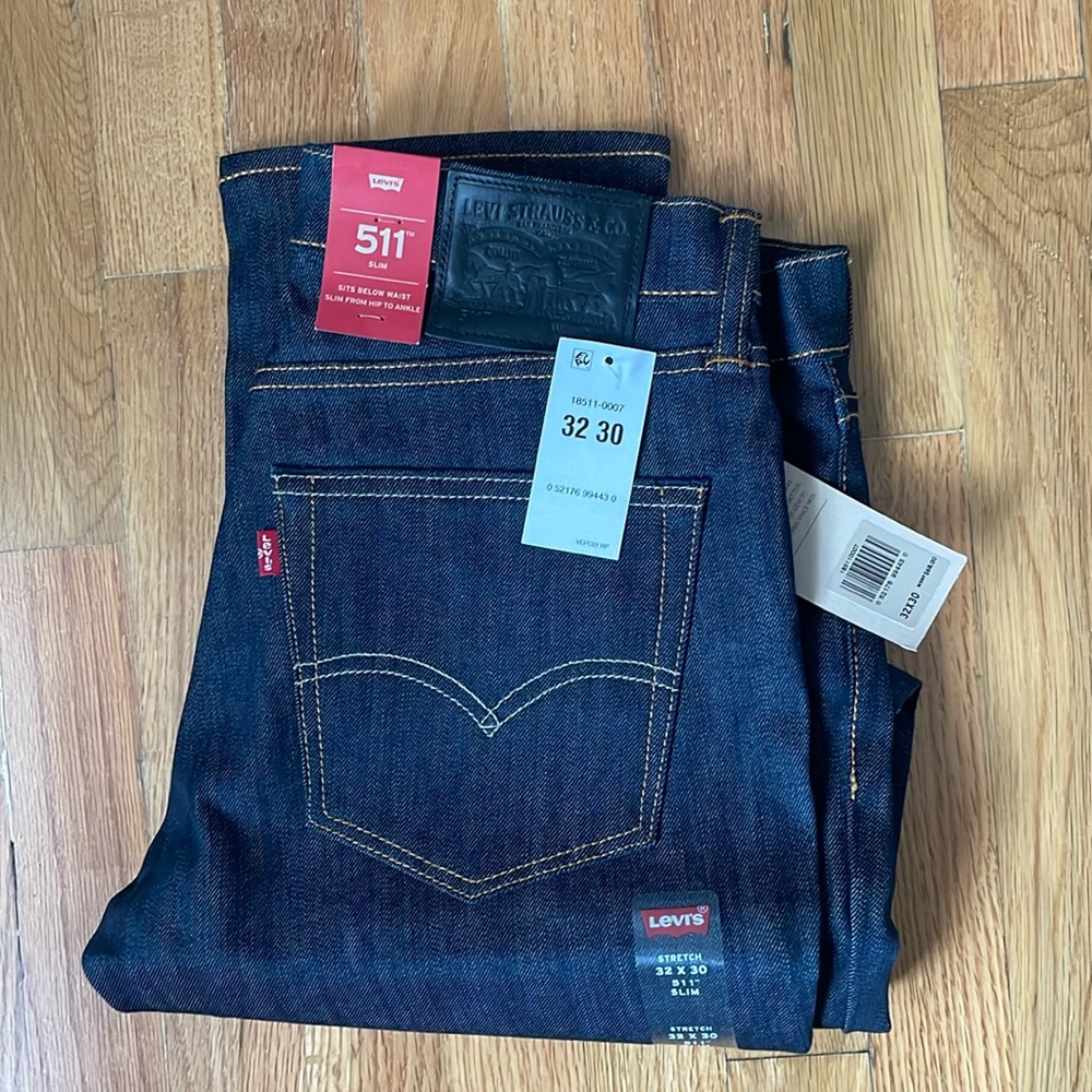 New Levi’s 32x30 Slim Fit